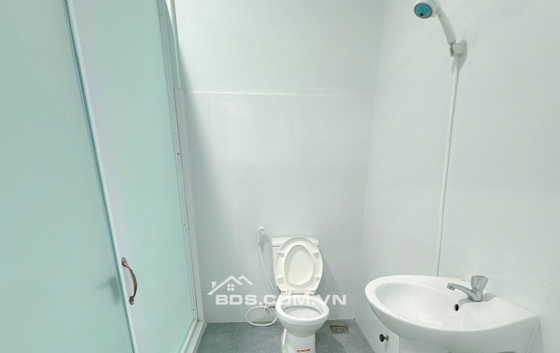 Bán nhà 1 trệt 1 lầu vừa xây xong có đầy đủ chủ quyền.Gía 1,5 tỷ tại TP Bến Tre